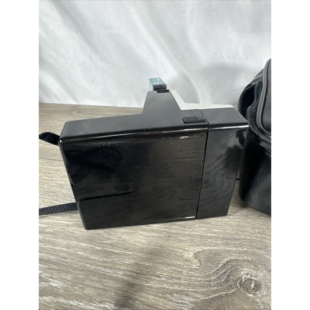 Vintage Original Polaroid SX-70 OneStep White Rainbow Stripe Land Camera & Case